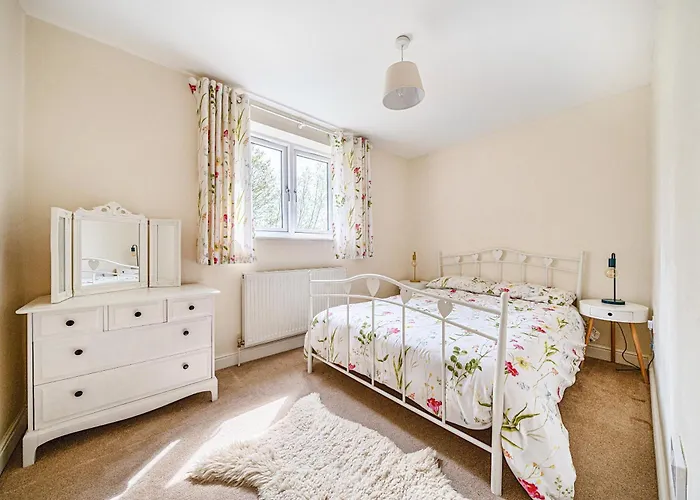 Family Friendly Home In Village