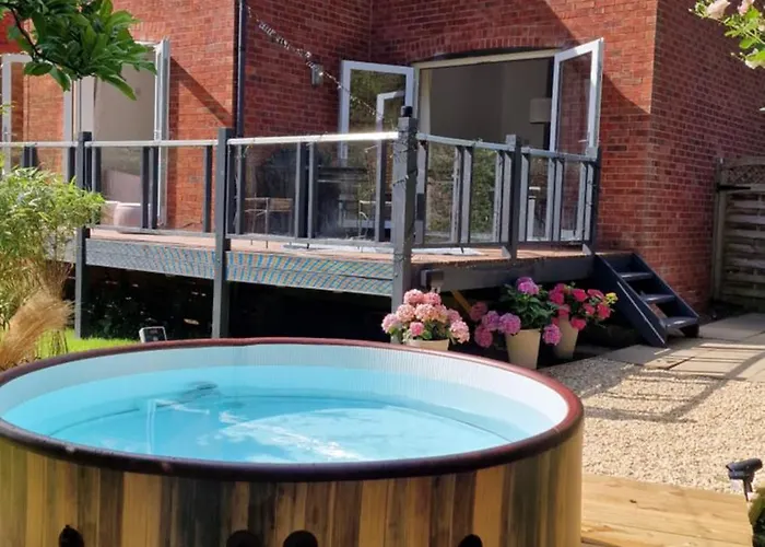 Family Friendly Home In Village